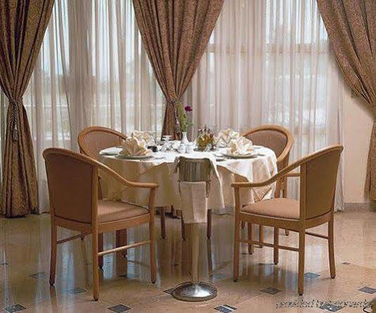Hotel Du Parc Tunes Restaurante foto